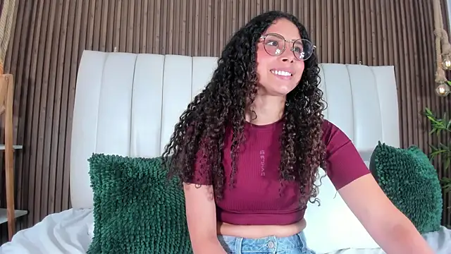 Snapshot of MarelynSummer chatting on February 12, 2026, 4:18 pm MarelynSummer online show from February 12, 2026, 4:18 pm