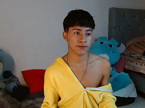 Sebas Ross04 online show from January 14, 2026, 4:43 pm