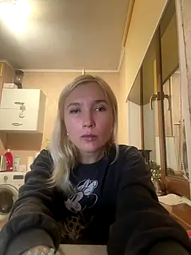 Snapshot of KisJeni chatting on December 4, 2025, 6:07 pm KisJeni online show from December 4, 2025, 6:07 pm