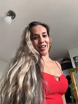 Snapshot of sandrafarrely chatting on April 24, 2026, 4:20 pm sandrafarrely online show from April 24, 2026, 4:20 pm