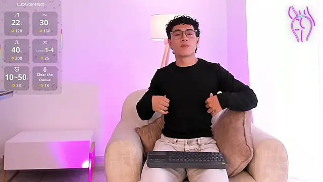 LittleMya  online show from February 4, 2026, 8:15 pm