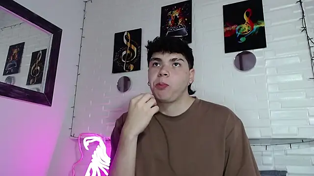 Dylan fooxx online show from December 17, 2025, 7:41 pm