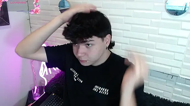 Dylan fooxx online show from January 7, 2026, 7:41 pm