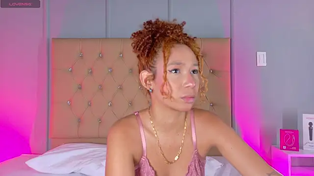 EmmaLawrence  online show from April 15, 2026, 3:12 am