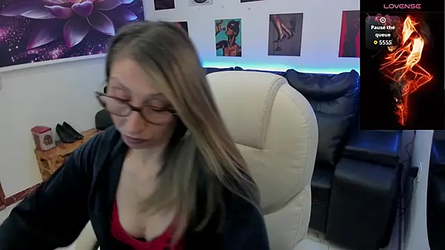 Scarlett 079 online show from February 5, 2026, 12:12 pm