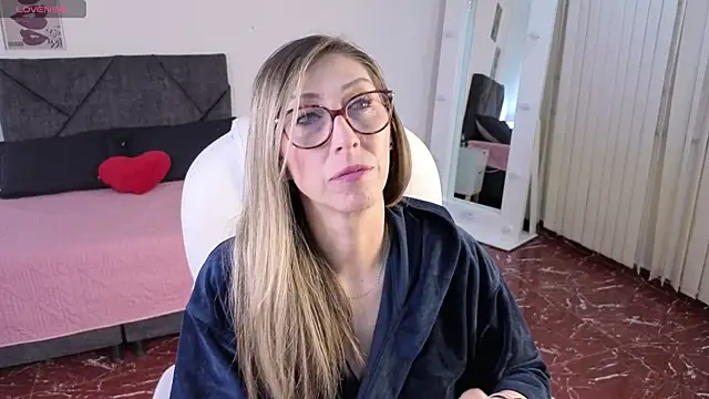 Snapshot of Scarlett_079 chatting on May 8, 2026, 11:47 am Scarlett 079 online show from May 8, 2026, 11:47 am