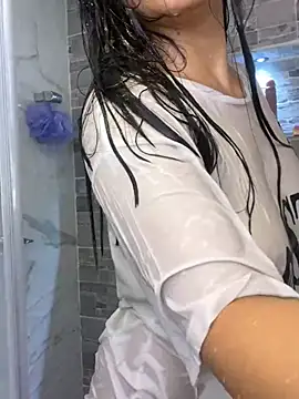 Snapshot of victoria___moon chatting on January 14, 2026, 7:06 pm victoria moon online show from January 14, 2026, 7:06 pm