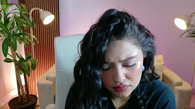 Snapshot of victoria___moon chatting on April 10, 2026, 3:08 pm victoria moon online show from April 10, 2026, 3:08 pm