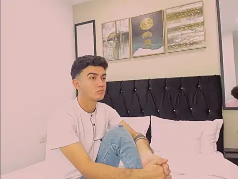 Snapshot of Feiccer_Thomson1 chatting on December 4, 2025, 9:03 pm Feiccer Thomson1 online show from December 4, 2025, 9:03 pm