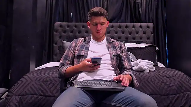 Snapshot of big__friends chatting on April 7, 2026, 7:26 pm big friends online show from April 7, 2026, 7:26 pm