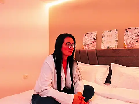 Dania New online show from December 5, 2025, 12:54 am