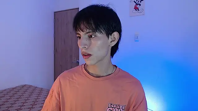 Snapshot of andrew_courtzz chatting on May 13, 2026, 5:42 pm andrew courtzz online show from May 13, 2026, 5:42 pm