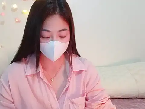 Snapshot of Mimy18 chatting on January 5, 2026, 5:27 pm Mimy18 online show from January 5, 2026, 5:27 pm