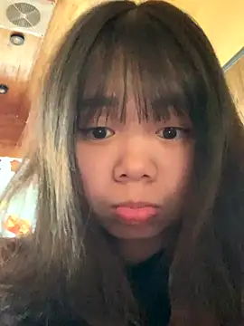 Snapshot of Mon_babyy chatting on January 7, 2026, 7:46 am Mon babyy online show from January 7, 2026, 7:46 am