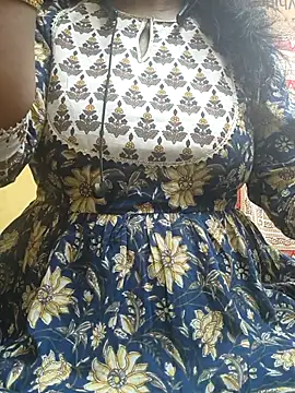 Snapshot of Preeti345 chatting on January 14, 2026, 9:35 am Preeti345 online show from January 14, 2026, 9:35 am