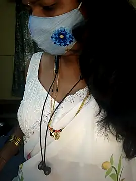 Snapshot of Preeti345 chatting on February 3, 2026, 7:13 am Preeti345 online show from February 3, 2026, 7:13 am