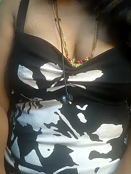 Snapshot of Preeti345 chatting on April 28, 2026, 5:34 am Preeti345 online show from April 28, 2026, 5:34 am