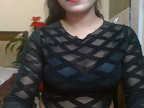 Snapshot of Lola_Bebe chatting on March 7, 2026, 5:03 am Lola Bebe online show from March 7, 2026, 5:03 am