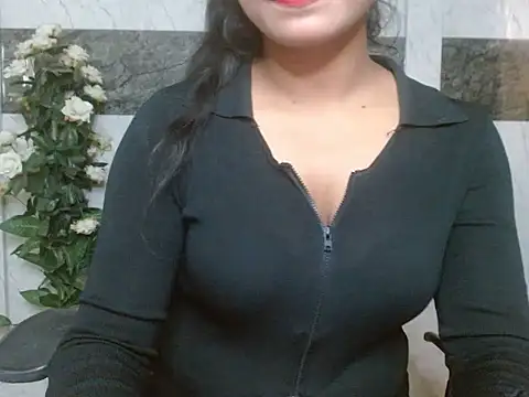 Snapshot of Lola_Bebe chatting on March 11, 2026, 6:18 am Lola Bebe online show from March 11, 2026, 6:18 am