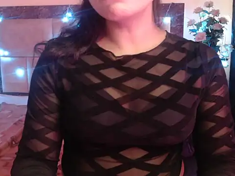 Snapshot of Lola_Bebe chatting on April 2, 2026, 5:14 am Lola Bebe online show from April 2, 2026, 5:14 am