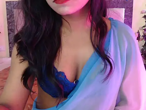 Snapshot of Lola_Bebe chatting on April 15, 2026, 5:13 am Lola Bebe online show from April 15, 2026, 5:13 am