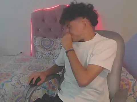 hot bunny777  online show from January 6, 2026, 9:08 pm