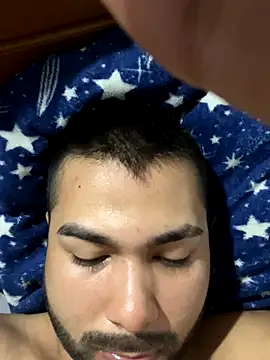 HotThreesoome online show from January 6, 2026, 3:10 am