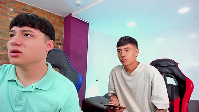 HotThreesoome online show from April 14, 2026, 1:16 pm