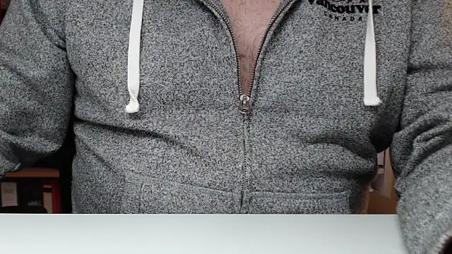 Snapshot of xm0rtix chatting on December 19, 2025, 10:39 am xm0rtix online show from December 19, 2025, 10:39 am