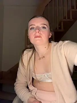 MilaLuxe online show from January 8, 2026, 11:33 pm