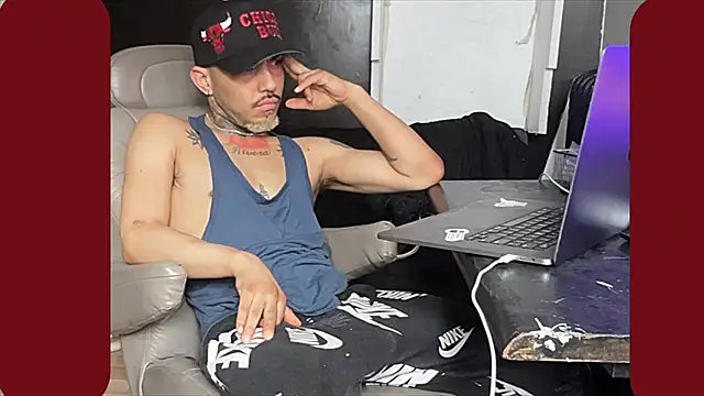 Snapshot of jo67rivera chatting on February 19, 2026, 6:49 pm jo67rivera online show from February 19, 2026, 6:49 pm