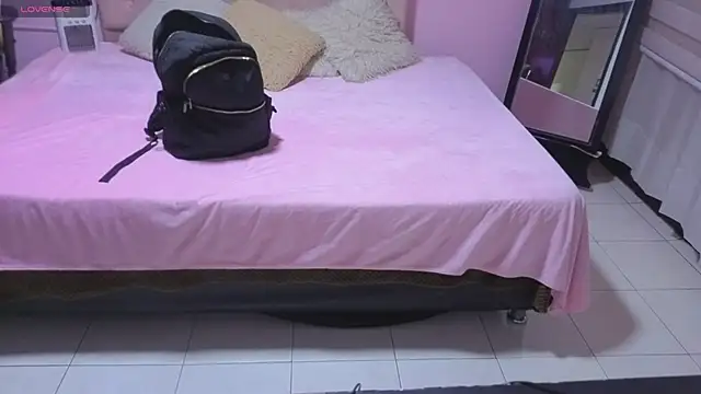 Sara valderrama  online show from May 13, 2026, 12:56 pm