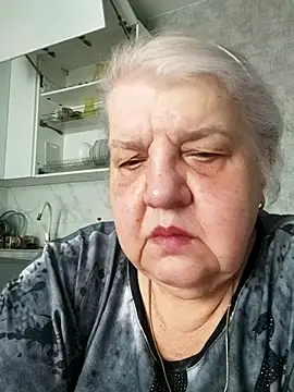 Snapshot of HapinessLovee chatting on April 19, 2026, 11:00 am HapinessLovee online show from April 19, 2026, 11:00 am