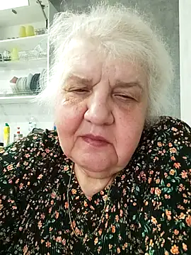 Snapshot of HapinessLovee chatting on April 9, 2026, 10:43 am HapinessLovee online show from April 9, 2026, 10:43 am