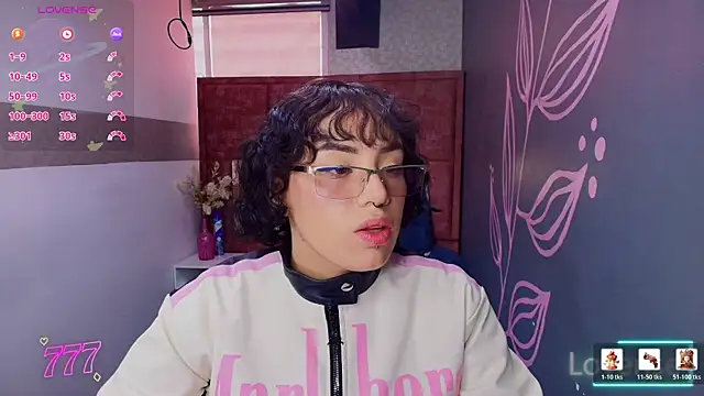 Kiara Fox   online show from May 29, 2026, 7:53 pm