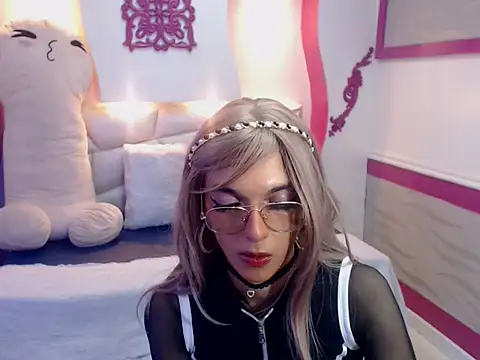 Snapshot of Lis_Pearson chatting on January 7, 2026, 6:57 pm Lis Pearson online show from January 7, 2026, 6:57 pm