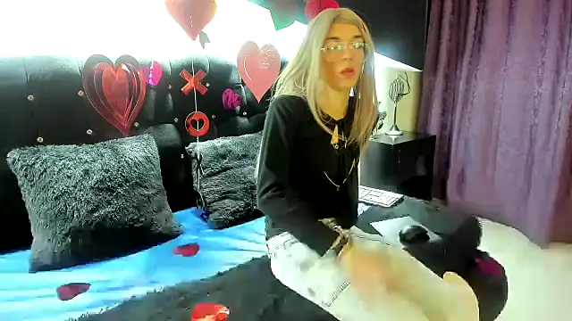 Snapshot of Lis_Pearson chatting on February 14, 2026, 1:17 am Lis Pearson online show from February 14, 2026, 1:17 am