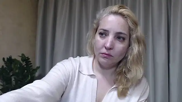sweetpussy online show from May 23, 2026, 4:39 pm