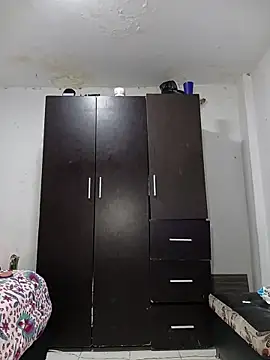 valenpaisita2123 online show from March 8, 2026, 11:52 pm