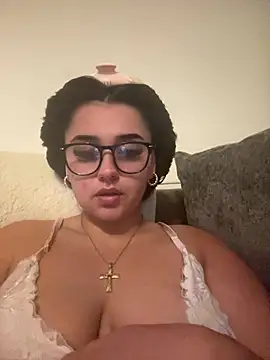 Wild Busty Niyah XX online show from June 10, 2026, 8:54 pm