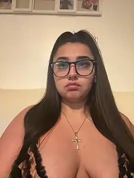 Wild Busty Niyah XX online show from May 8, 2026, 9:29 pm