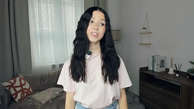 LonaLongsdorf online show from January 11, 2026, 8:10 am