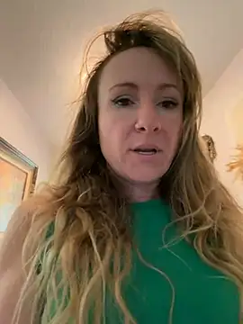 alluringpixie online show from May 11, 2026, 12:17 pm