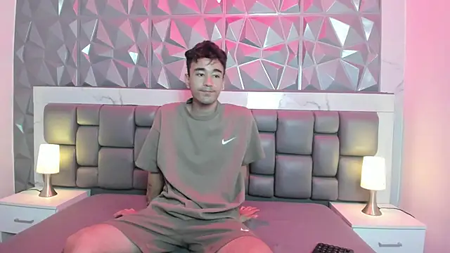 KathyAiden online show from February 7, 2026, 7:44 pm