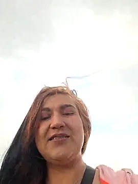 Snapshot of Magenta_Moon chatting on January 10, 2026, 10:16 pm Magenta Moon online show from January 10, 2026, 10:16 pm