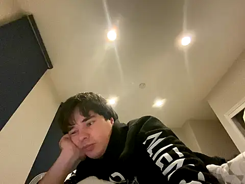 Snapshot of phantom898983 chatting on December 14, 2025, 8:31 am phantom898983 online show from December 14, 2025, 8:31 am