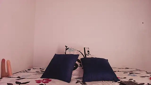 Snapshot of Mia_Roush09 chatting on December 23, 2025, 11:09 am Mia Roush09 online show from December 23, 2025, 11:09 am