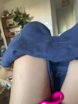 Snapshot of Deborahoff chatting on January 11, 2026, 12:01 pm Deborahoff online show from January 11, 2026, 12:01 pm