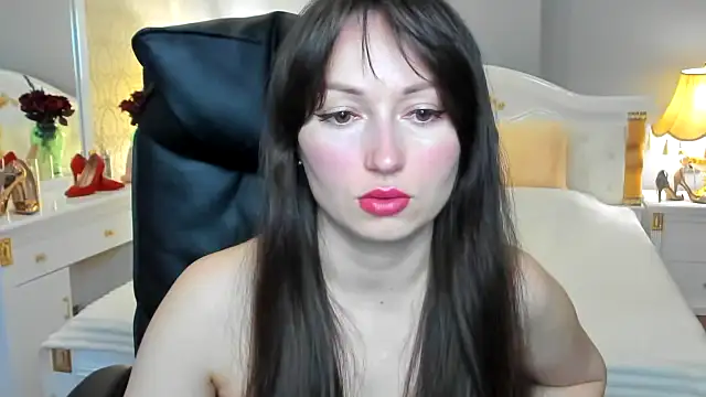RosiAlina online show from May 18, 2026, 6:29 am