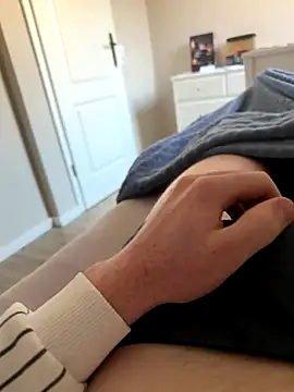 angei094 online show from December 17, 2025, 10:31 am